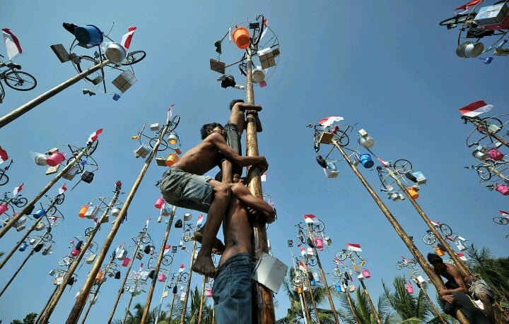 Panjat Pinang
