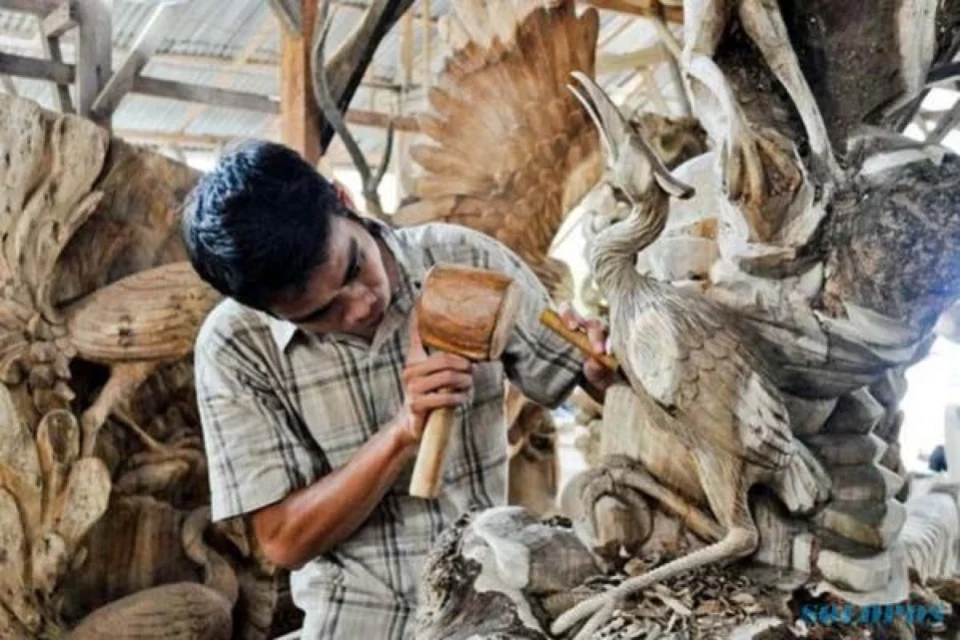 Industri kerajinan kayu di Jawa Tengah