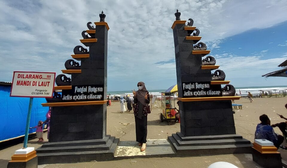 Pantai Jetis, Destinasi Eksotis di Ujung Timur Cilacap